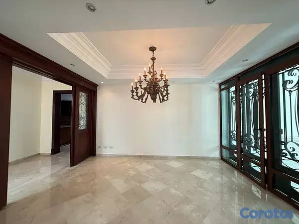 casas - casa en Cacicazgos  en alquiler de de 4 hab y piscina US 5,800 4