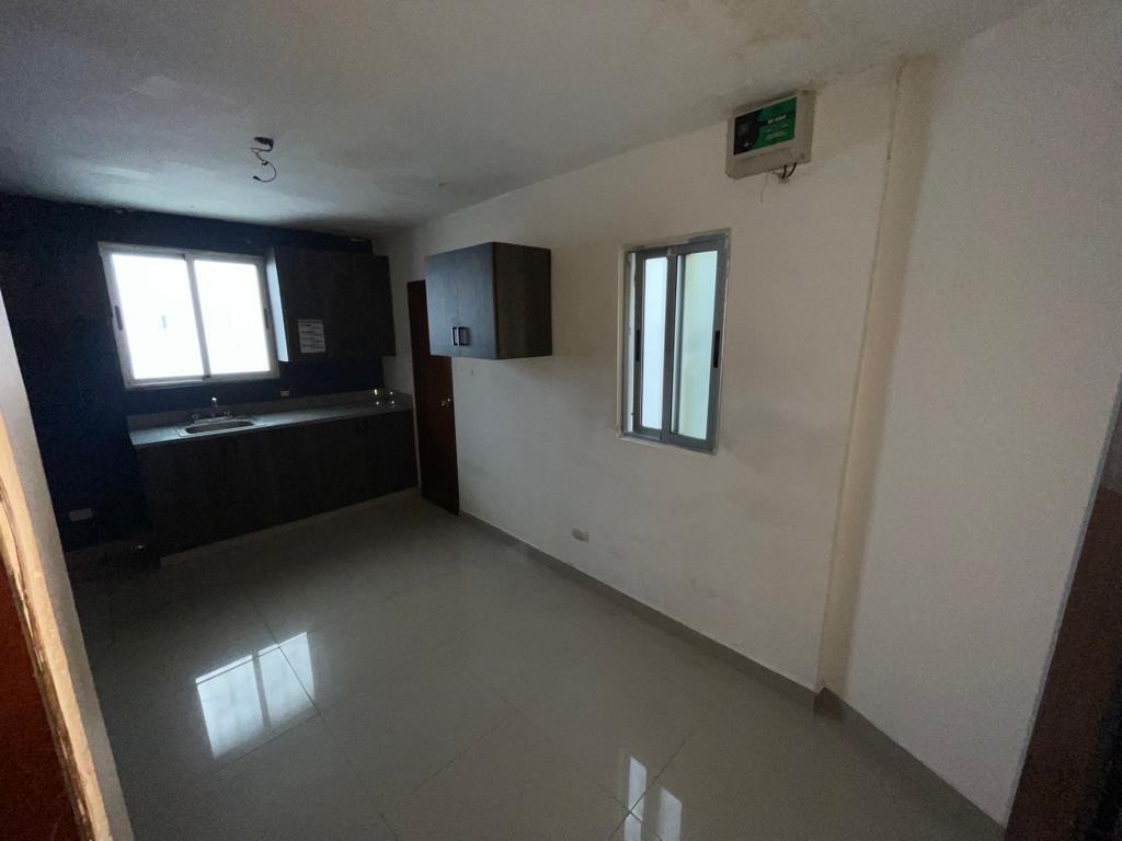 oficinas y locales comerciales - En alquiler, Edificio dos niveles en Evaristo Morales, en excelentes condiciones 6