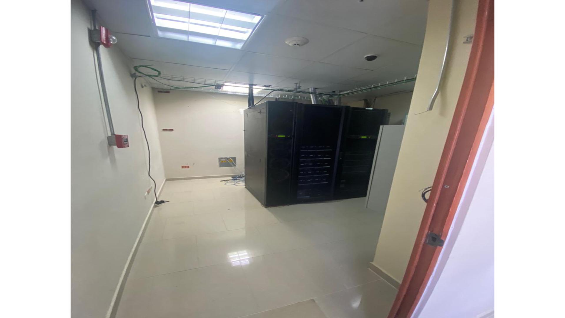 oficinas y locales comerciales - ALQUILER AMPLIO LOCAL EN EVARISTO MORALES 6