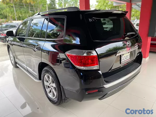 jeepetas y camionetas - Toyota Higlander 2012 4x4 3 filas  12
