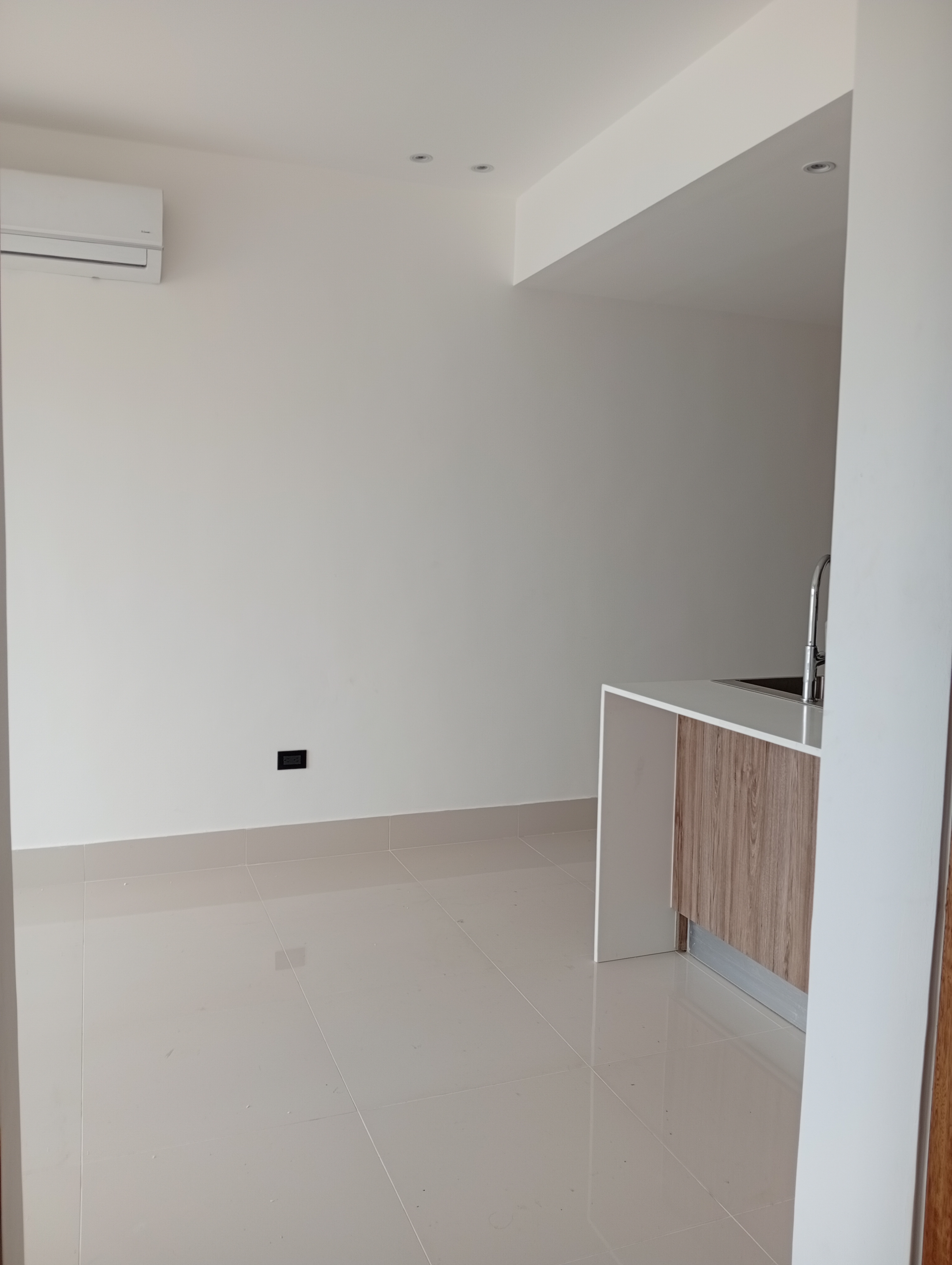 apartamentos - Rento apartamento con la línea blanca tiene 2 parqueos 4