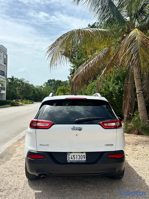 jeepetas y camionetas - Jeep Cherokee 2016 $590,000 3