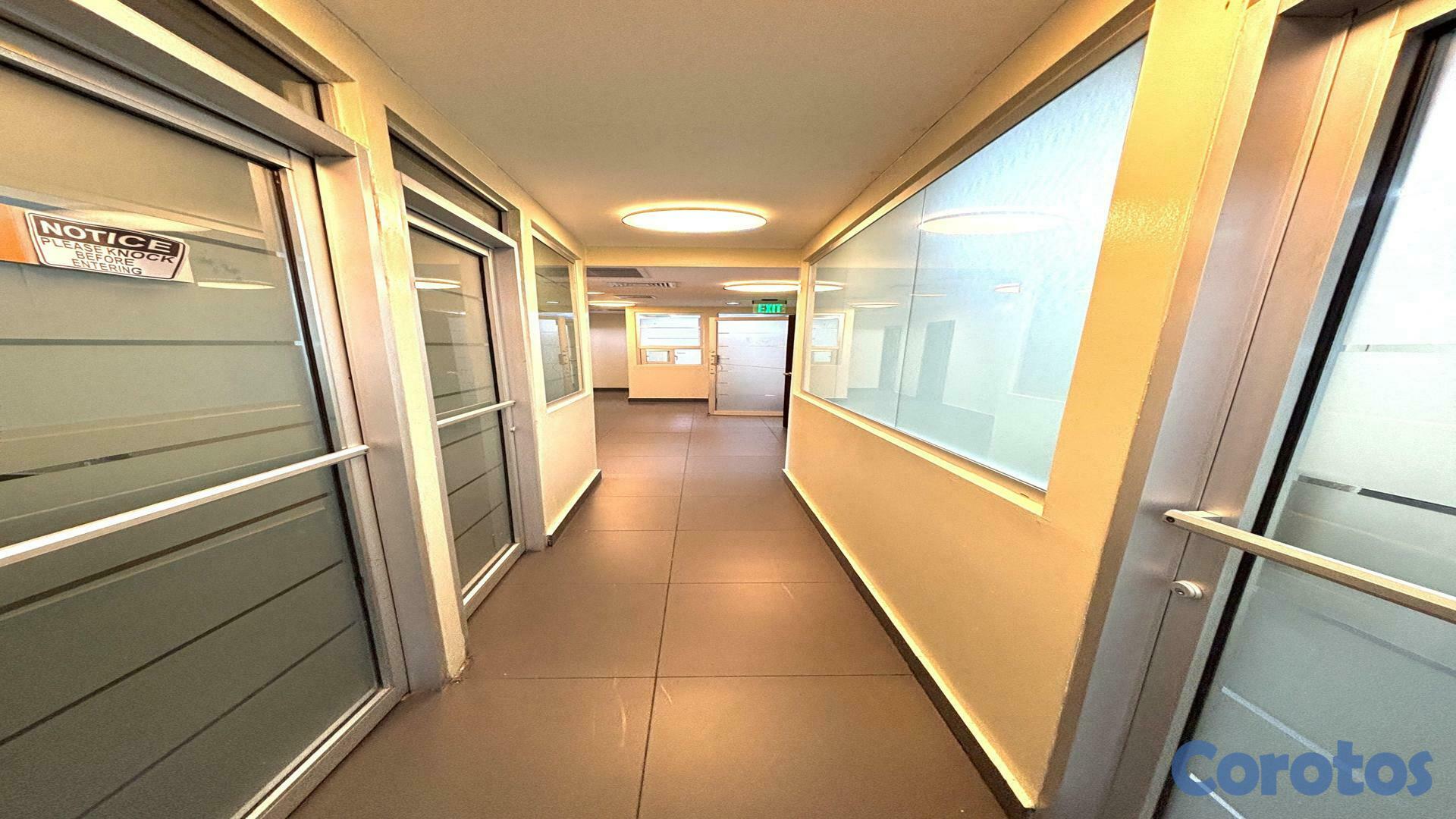 oficinas y locales comerciales - Alquiler local 3ra planta de 400 mts en Ensanche Naco 6