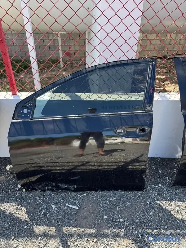 repuestos - Las 4 puertas de Toyota corolla 2015 con sus covers.  2