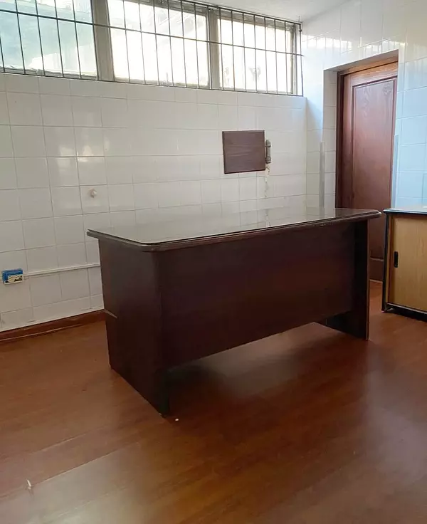 oficinas y locales comerciales - Local en primer nivel  4