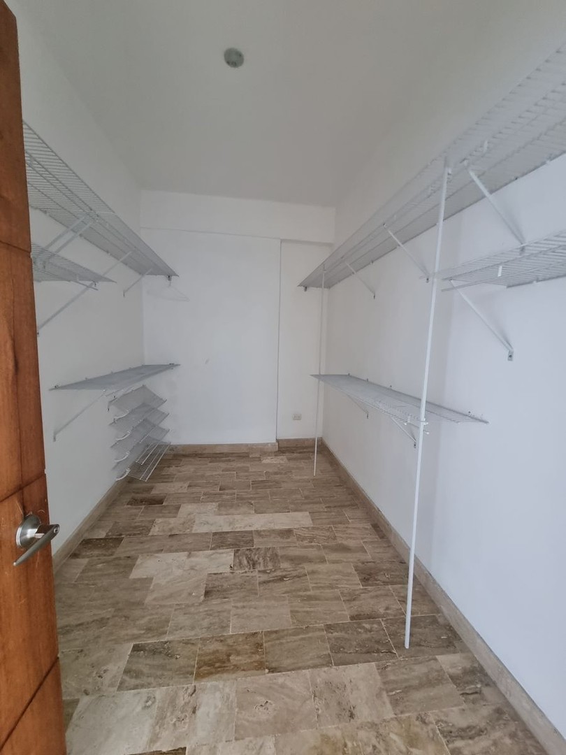 apartamentos - Alquiler de Amplio Apartamento en Naco 4