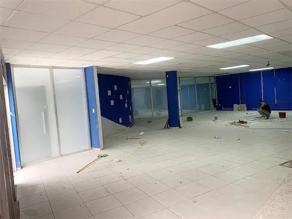 oficinas y locales comerciales - Local espacio amplio y abierto Esperilla 5