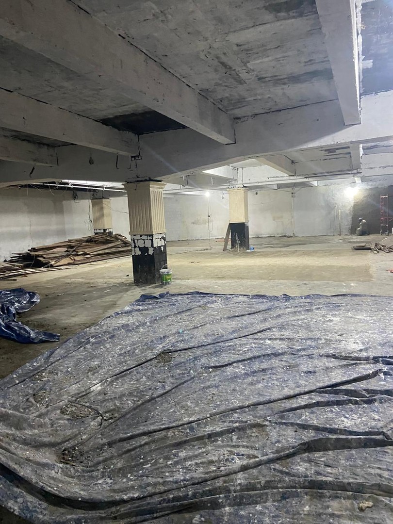 oficinas y locales comerciales - Local en Sotano en Plaza Galerias de Naco de 810m2 con 16 parqueos asignados  4