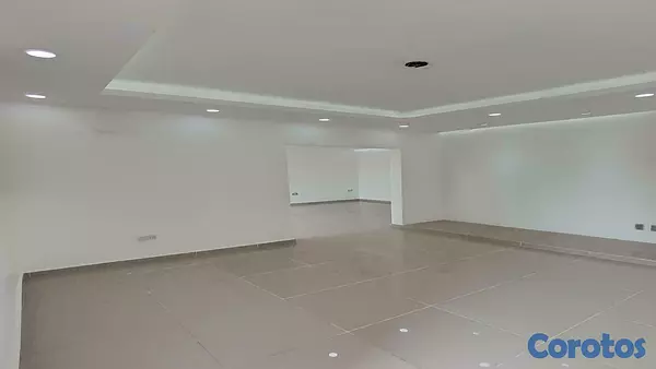 oficinas y locales comerciales - El Enriquillo se alquila local en 2do Nivel 120 Mts 4