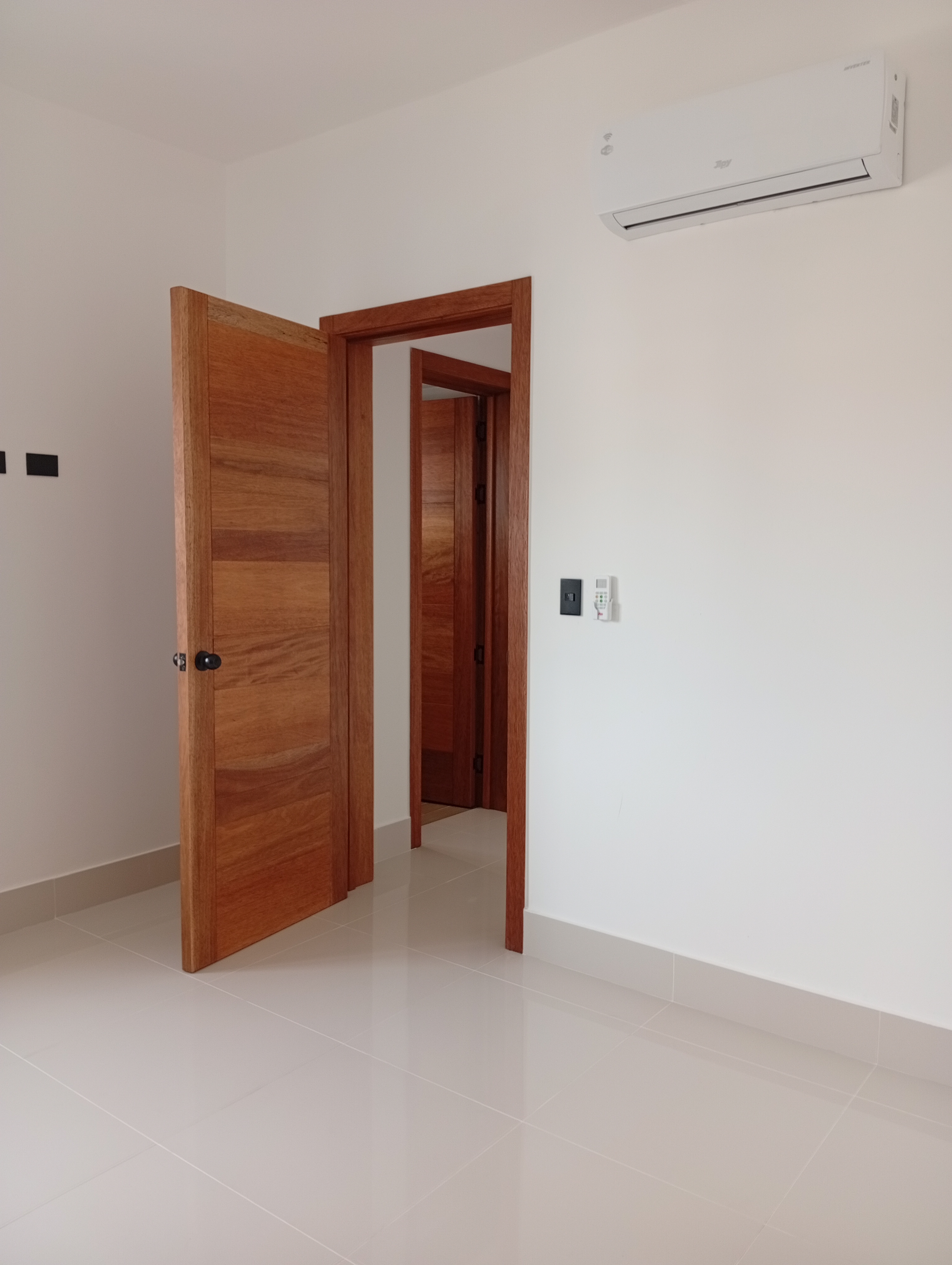 apartamentos - Rento apartamento con la línea blanca tiene 2 parqueos 5