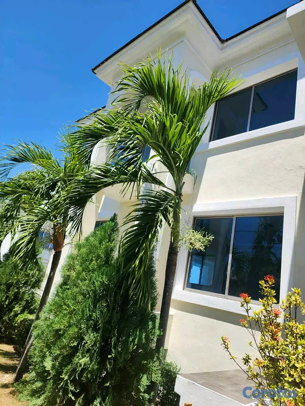 casas - Venta de Casa en Colinas del Oeste de 3 niveles  2