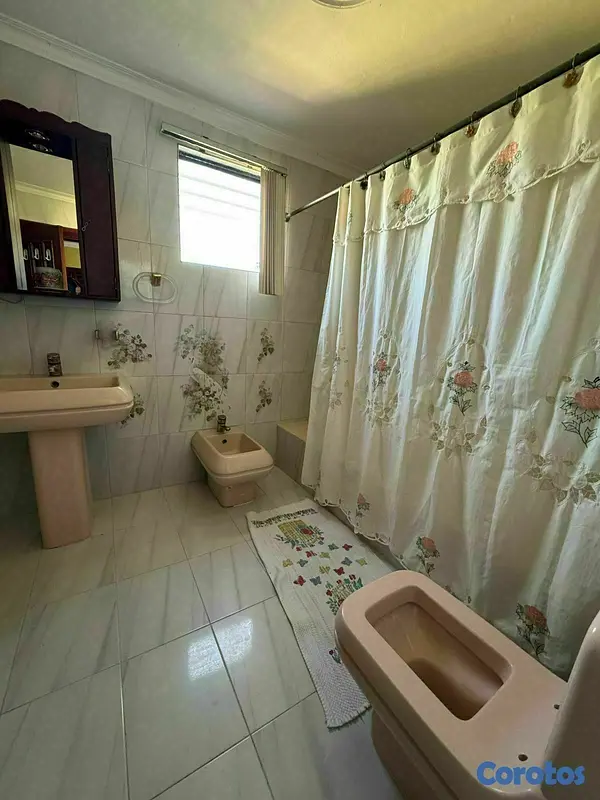 casas - ALQUILO Casa Ideal Para Negocio En Arroyo Hondo 2do DE 3 Niveles
CODIGO: PD449 10