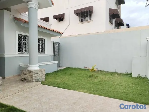 casas - Hermosa casa en venta: Avenida Independencia Urbanización Miramar.  4
