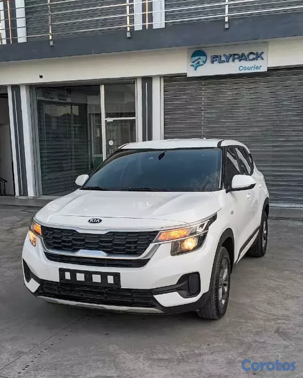 jeepetas y camionetas - KIA SELTOS 2022 BLANCO DIESEL 10