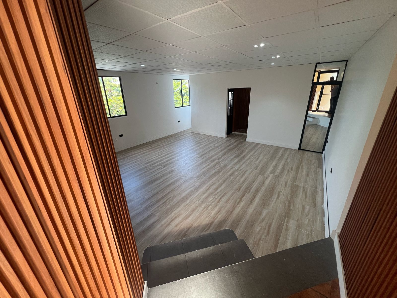 oficinas y locales comerciales - Local Piso 3 En Piantini De Oportunidad  5