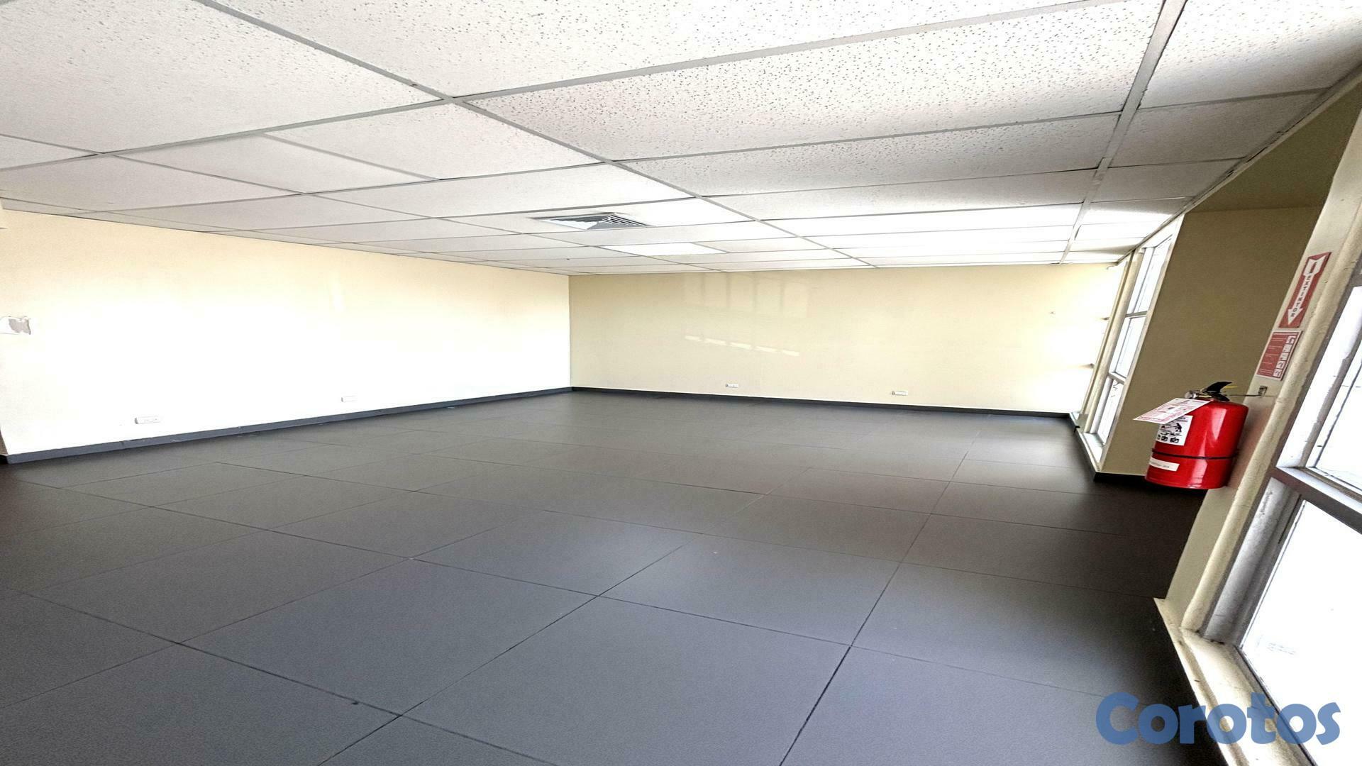 oficinas y locales comerciales - Alquiler local 3ra planta de 400 mts en Ensanche Naco 7