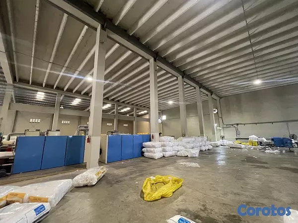 oficinas y locales comerciales - Nave industrial Parque Monumental Sur Aut. Duarte 10