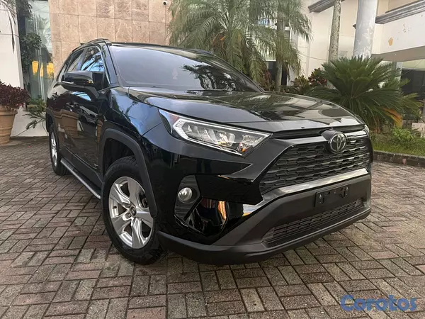 jeepetas y camionetas - Toyota rav4 2020 xle clean carfax  4