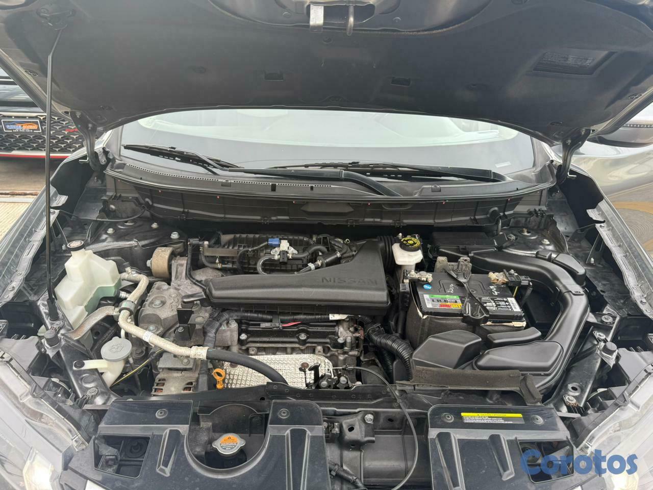 jeepetas y camionetas - Nissan Rogue SV 2020 9