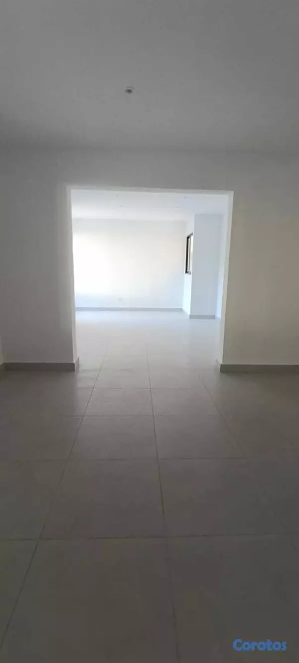 oficinas y locales comerciales - La Julia A Estrenar Impecable local en 2do nivel 5