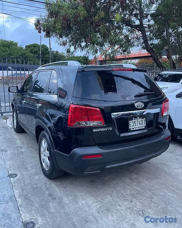 jeepetas y camionetas - KIA SORENTO 2011
 4