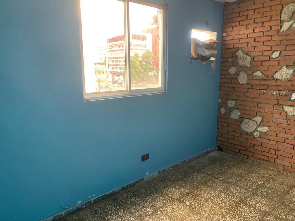 oficinas y locales comerciales - Edificio en venta de 3 plantas, trece cubículos para oficinas con a/ac. 7