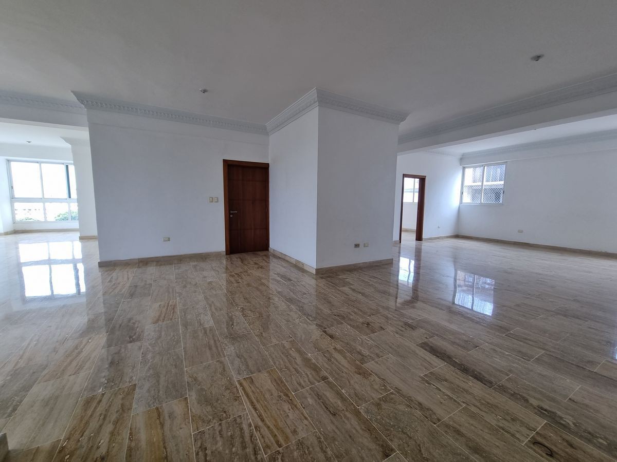 apartamentos - Alquiler de Amplio Apartamento en Naco 5