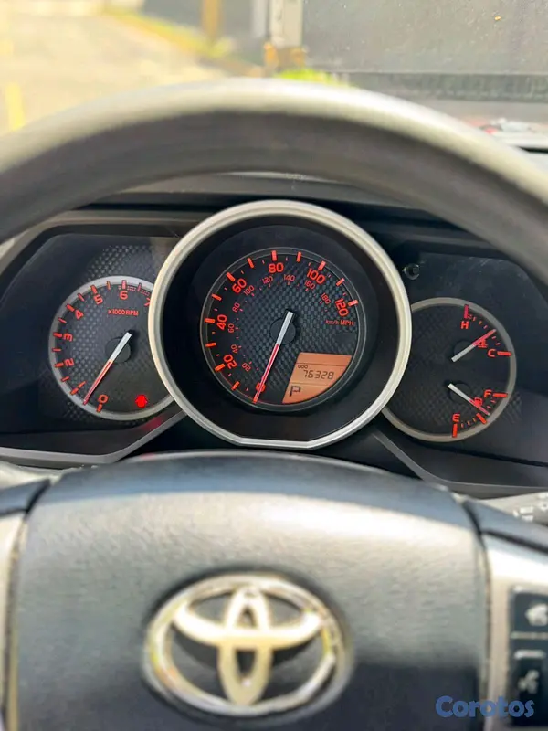 jeepetas y camionetas - Toyota 4runner sr5 2013  11