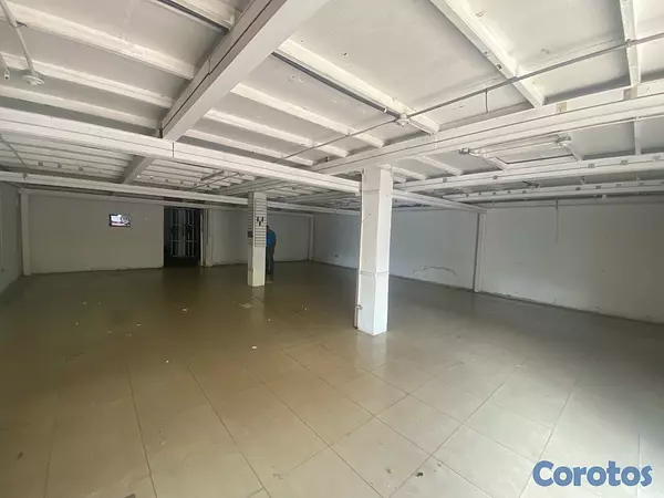 oficinas y locales comerciales - se alquila local  4