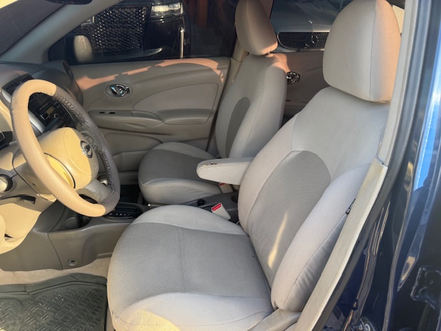 carros - Nissan Versa 2013 4