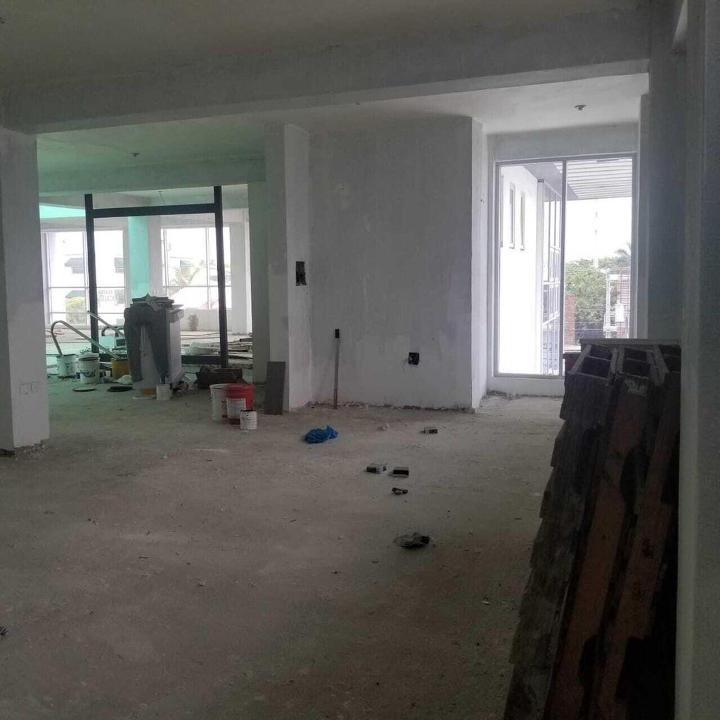 oficinas y locales comerciales - Alquiler de Céntrico, amplio y cómodo Local comercial totalmente nuevo, 1