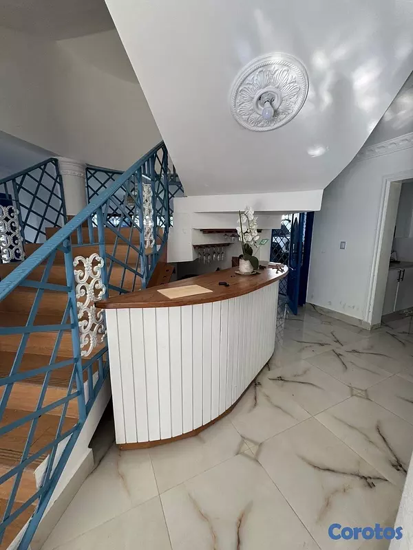 casas - Venta de mansión con 455mts y piscina en vista hermosa Santo Domingo este 6