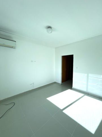 apartamentos - ALQUILER DE AMPLIO Y COMODO APARTAMENTO EN BELLA VISTA. 7