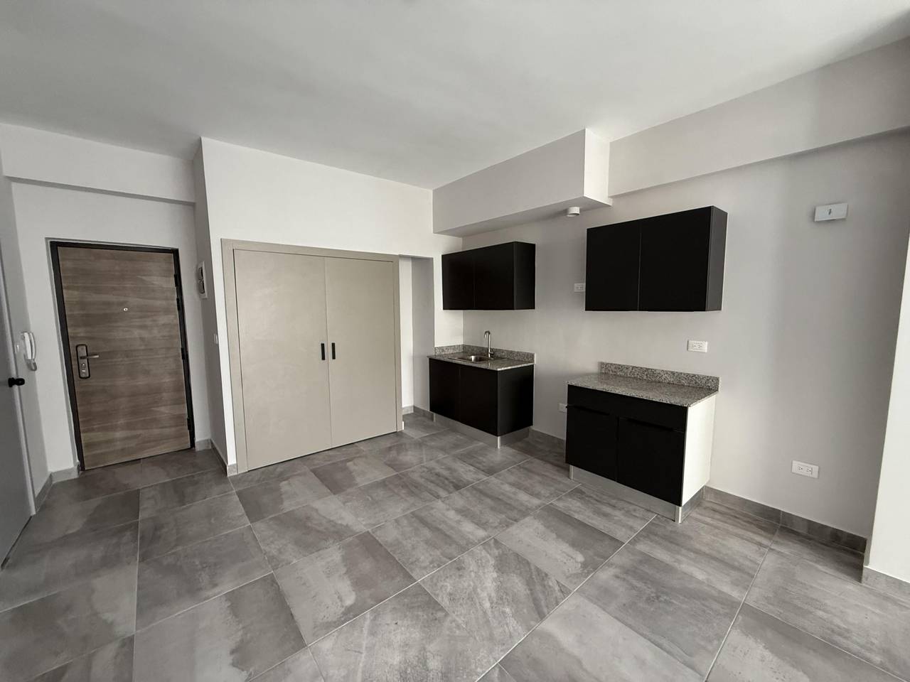 apartamentos - Moderno Apt en Venta o Alquiler 1