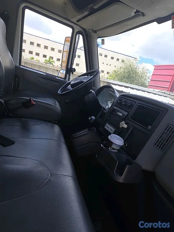 camiones y vehiculos pesados - camion de 26ft con liftgate 3