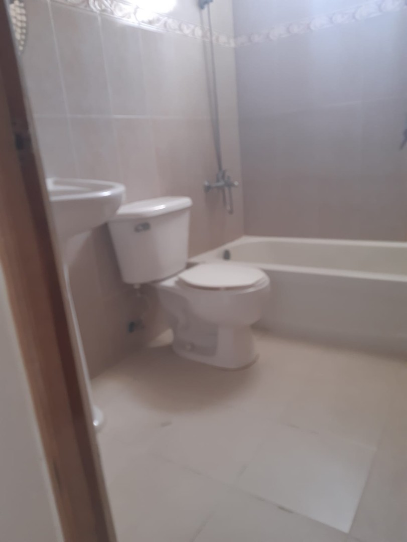 apartamentos - VENDO AMPLIO Y PRESCO APARTAMENTO CLASICO.PROXIMO A CARREFOUR.  2