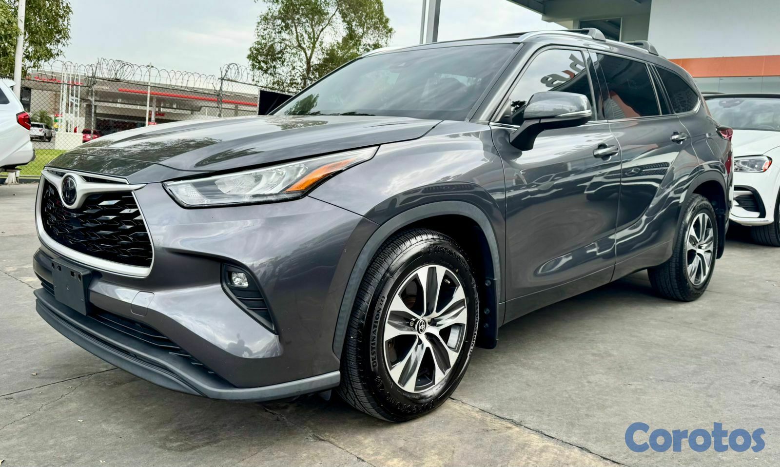 jeepetas y camionetas - Toyota Highlander XLE 2020 7