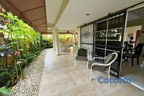 casas - Vendo casa en Cuesta Hermosa II 4