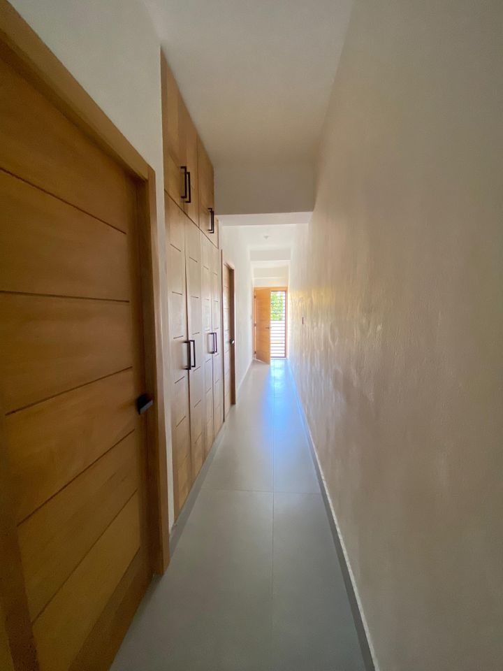 apartamentos - Apartamento 2do nivel con terraza en venta  3