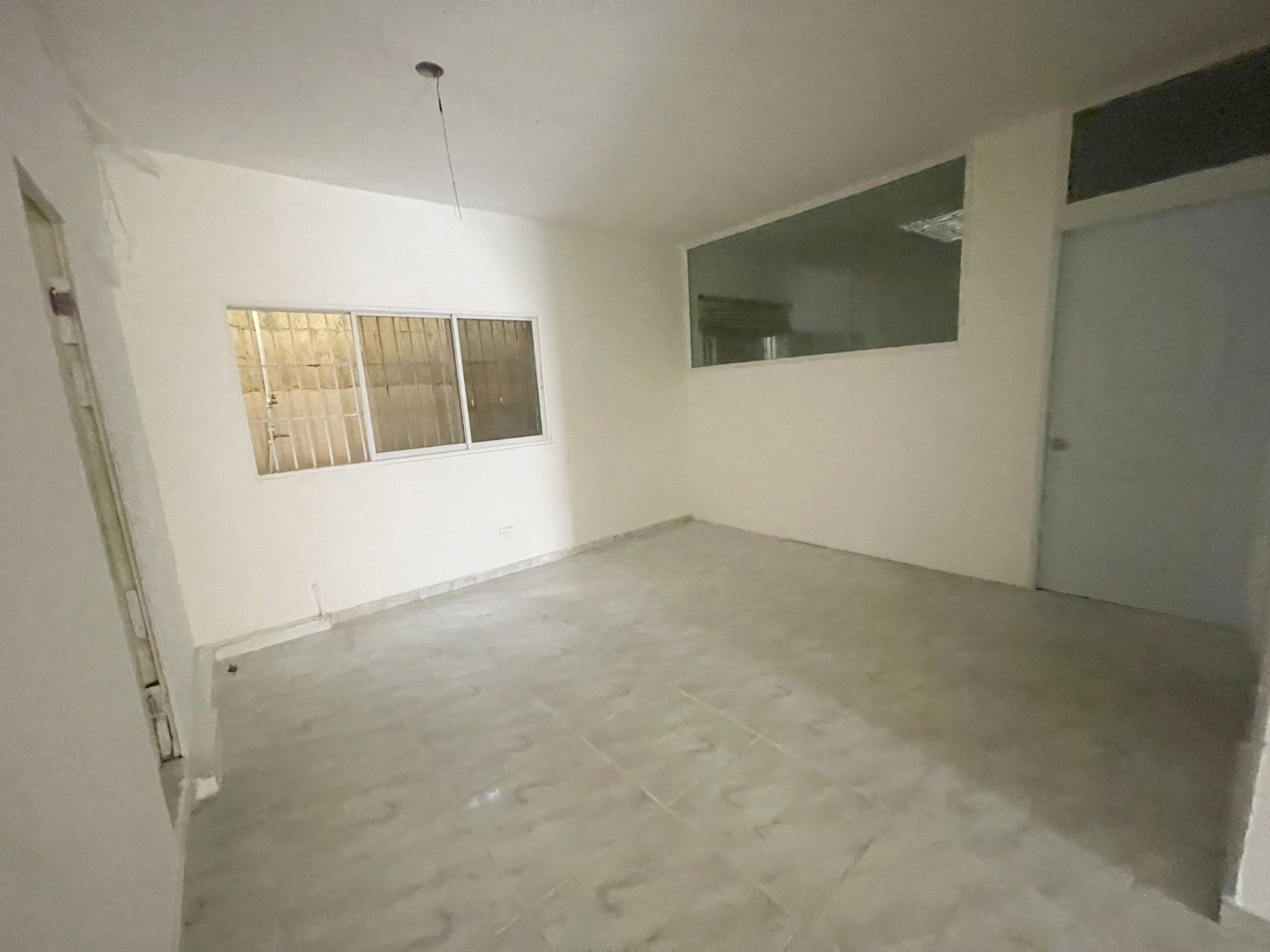 oficinas y locales comerciales - Local céntrico y comercial  8