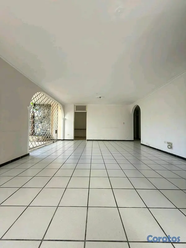 oficinas y locales comerciales - alquilo casa comercial próximo al león Jiménez  7