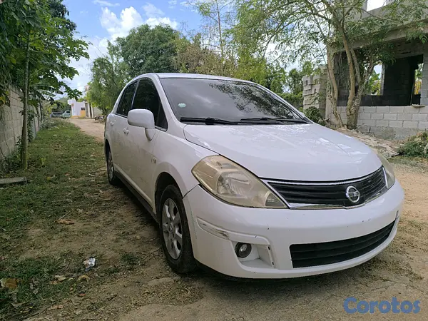 carros - Nissan Tiida 2010 2
