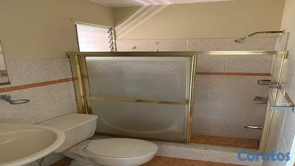casas - CASA DE DOS NIVELES EN VENTA  Los Restauradores (Cerca de Jumbo Luperón) 9