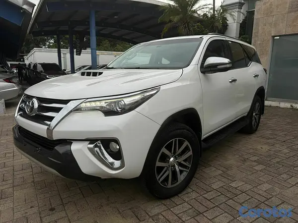 jeepetas y camionetas - Toyota fortuner 2017 2