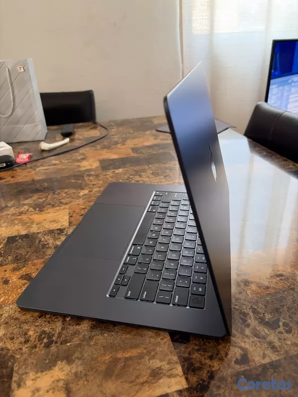 computadoras y laptops - MacBook Air M3 de 15” 24GB de RAM y 512GB de almacenamiento. 2
