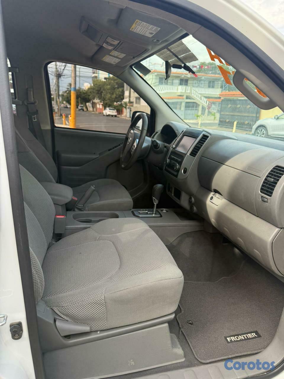 jeepetas y camionetas - Nissan Frontier Doble Cabina 2021 8