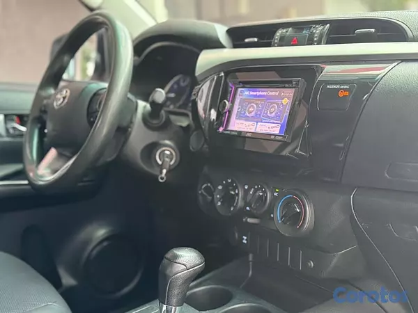 jeepetas y camionetas - Toyota Hilux 2016 4