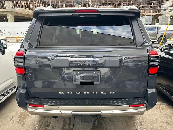 jeepetas y camionetas - Toyota 4 Runner Limited 4x4 2026 3