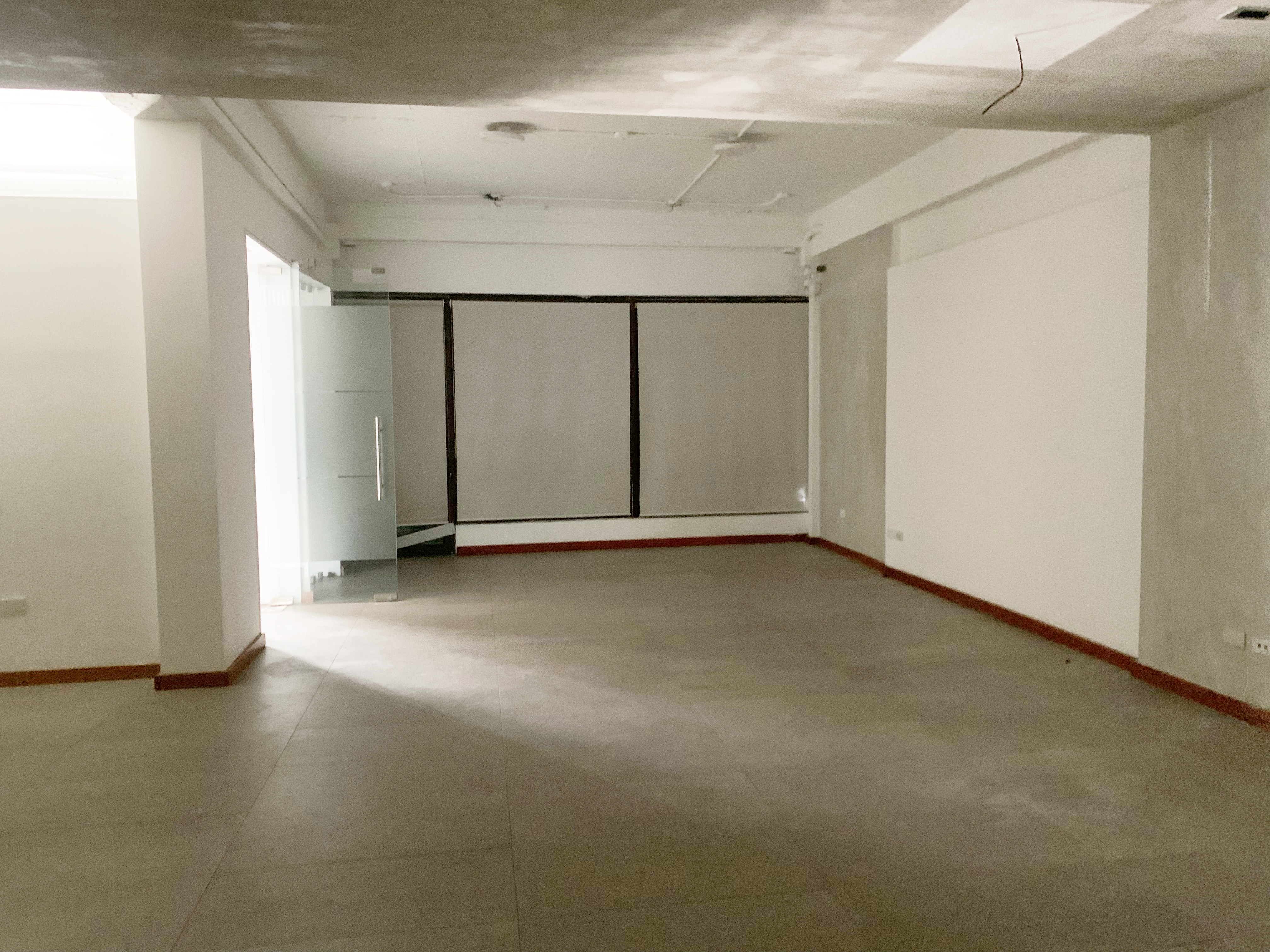 oficinas y locales comerciales - Local céntrico en la esperilla 6