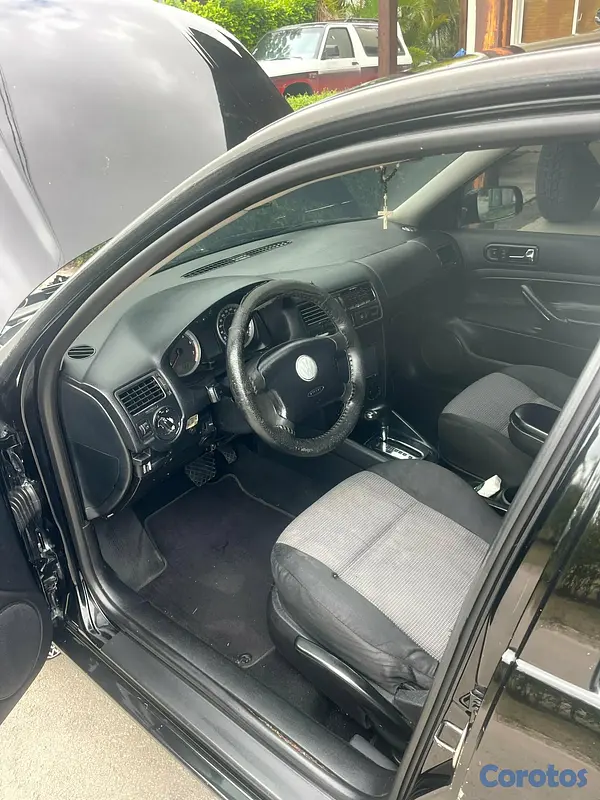 carros - Volkswagen Jetta 2007 en buen estado 2